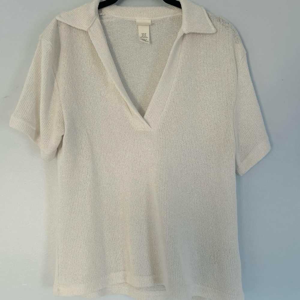 H & M Casual Polo Women’s Knit V Neck Top